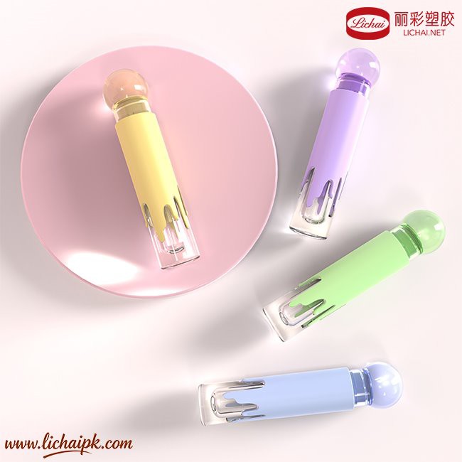 メイクアップ用チューブ入りリ​​ップグロス